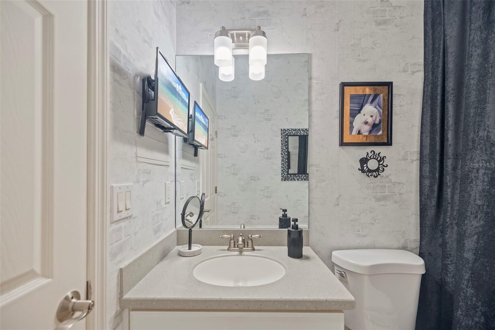 Image 15 of 57 For 4352 English Turn Way