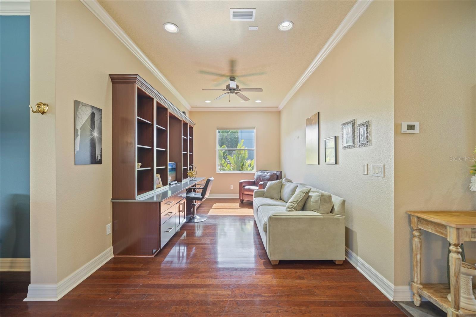 Image 18 of 57 For 4352 English Turn Way