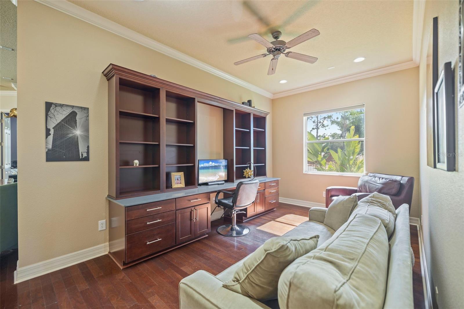 Image 19 of 57 For 4352 English Turn Way