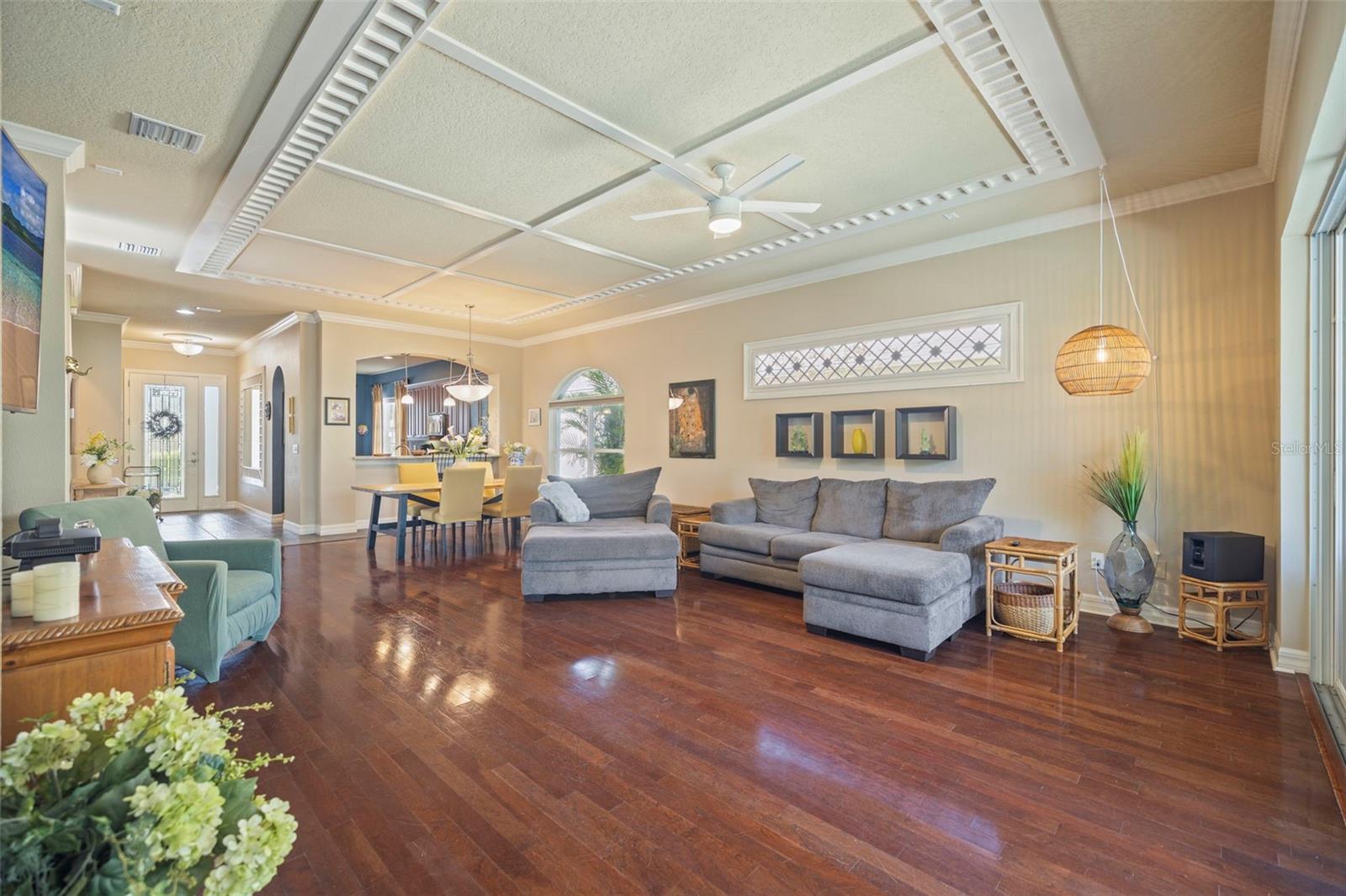 Image 22 of 57 For 4352 English Turn Way