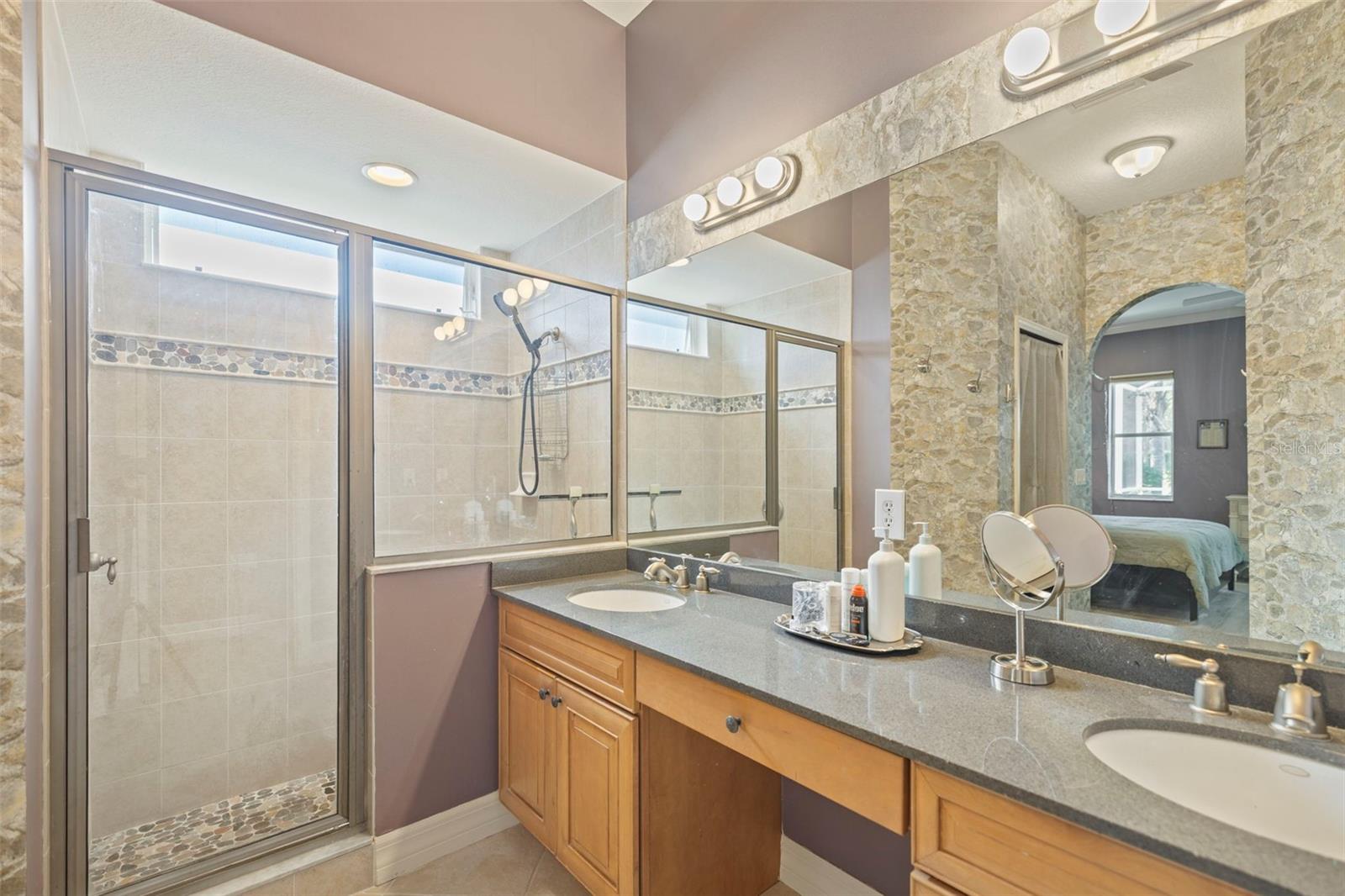 Image 27 of 57 For 4352 English Turn Way