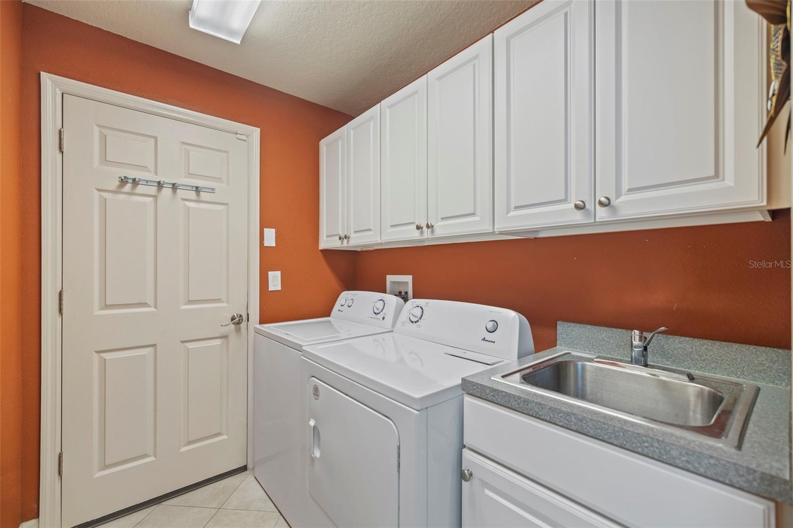 Image 33 of 57 For 4352 English Turn Way