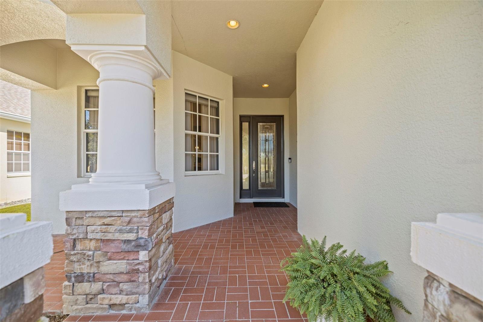 Image 4 of 57 For 4352 English Turn Way