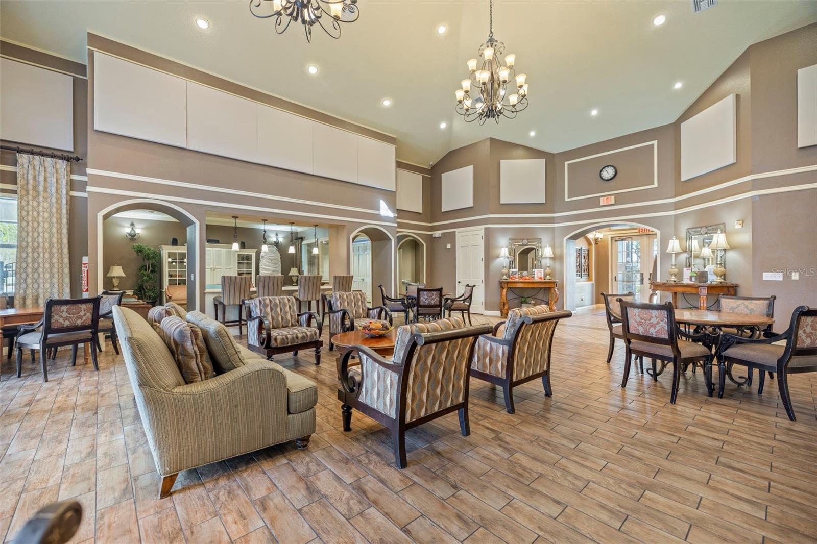 Image 44 of 57 For 4352 English Turn Way