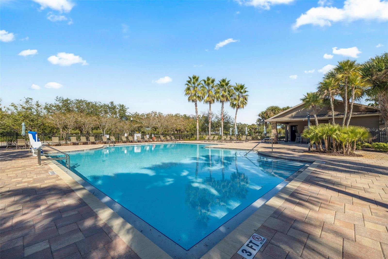 Image 47 of 57 For 4352 English Turn Way