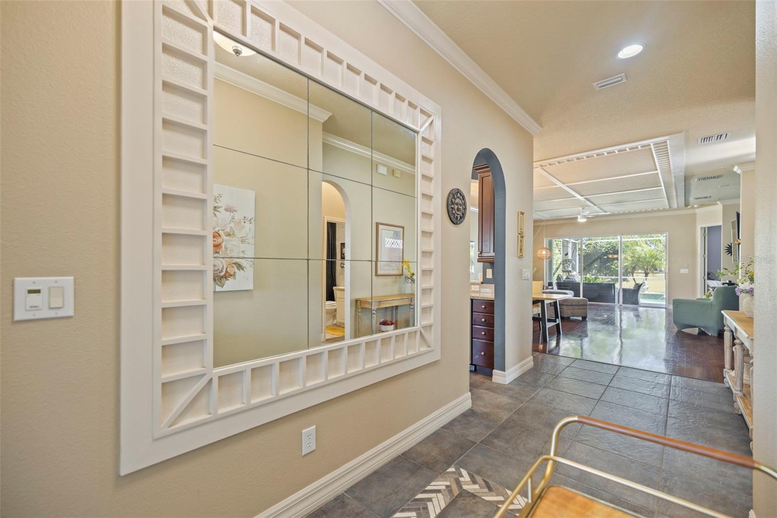 Image 5 of 57 For 4352 English Turn Way