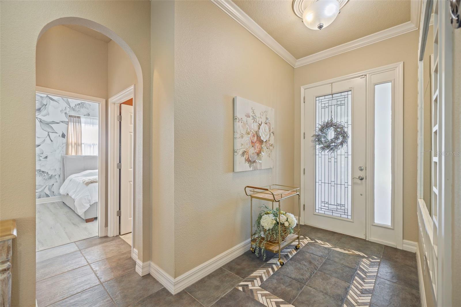 Image 6 of 57 For 4352 English Turn Way