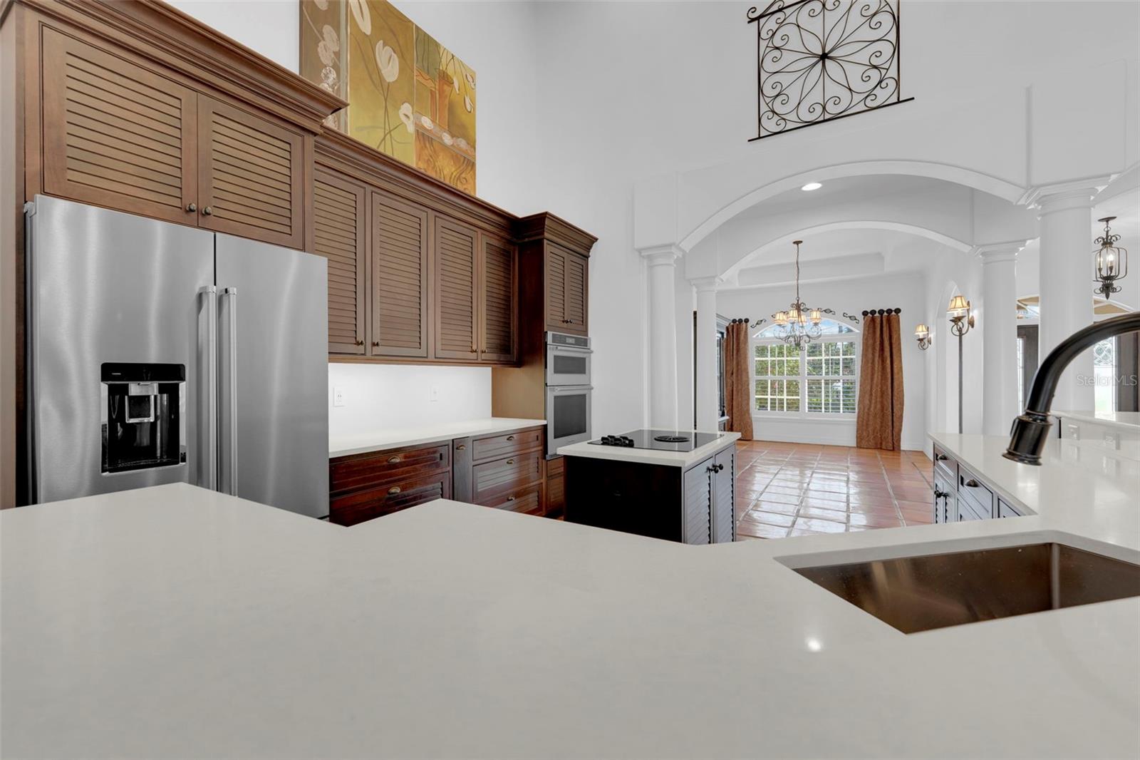 Image 10 of 41 For 8642 Lake Circle