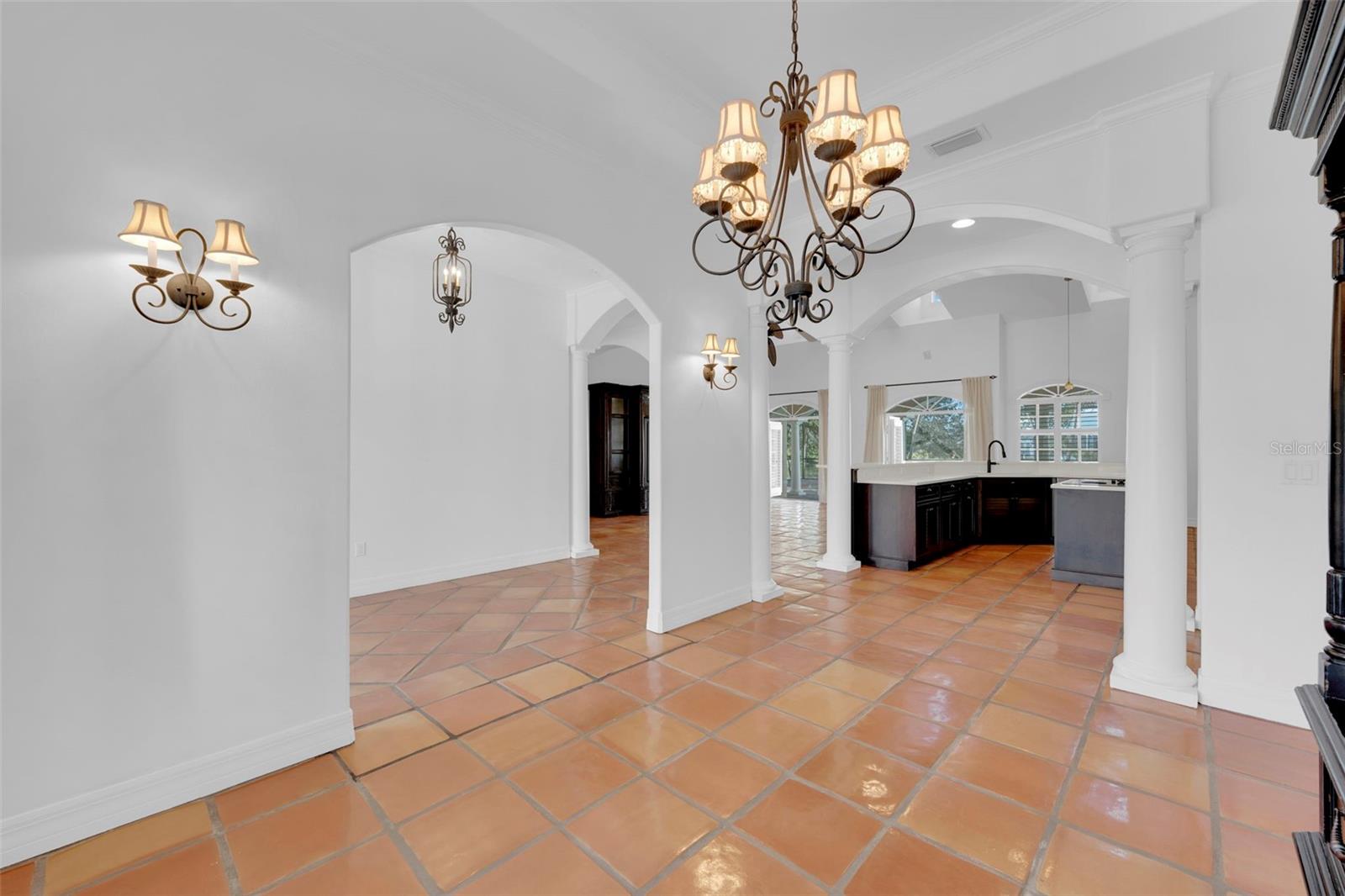 Image 11 of 41 For 8642 Lake Circle