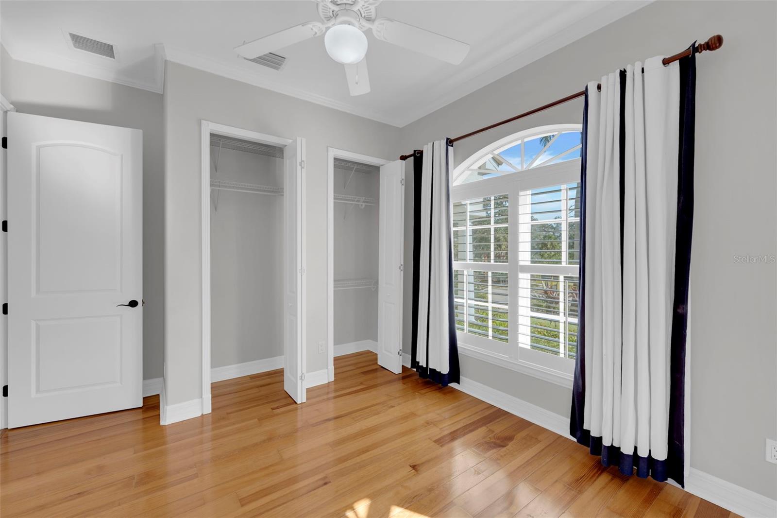 Image 15 of 41 For 8642 Lake Circle