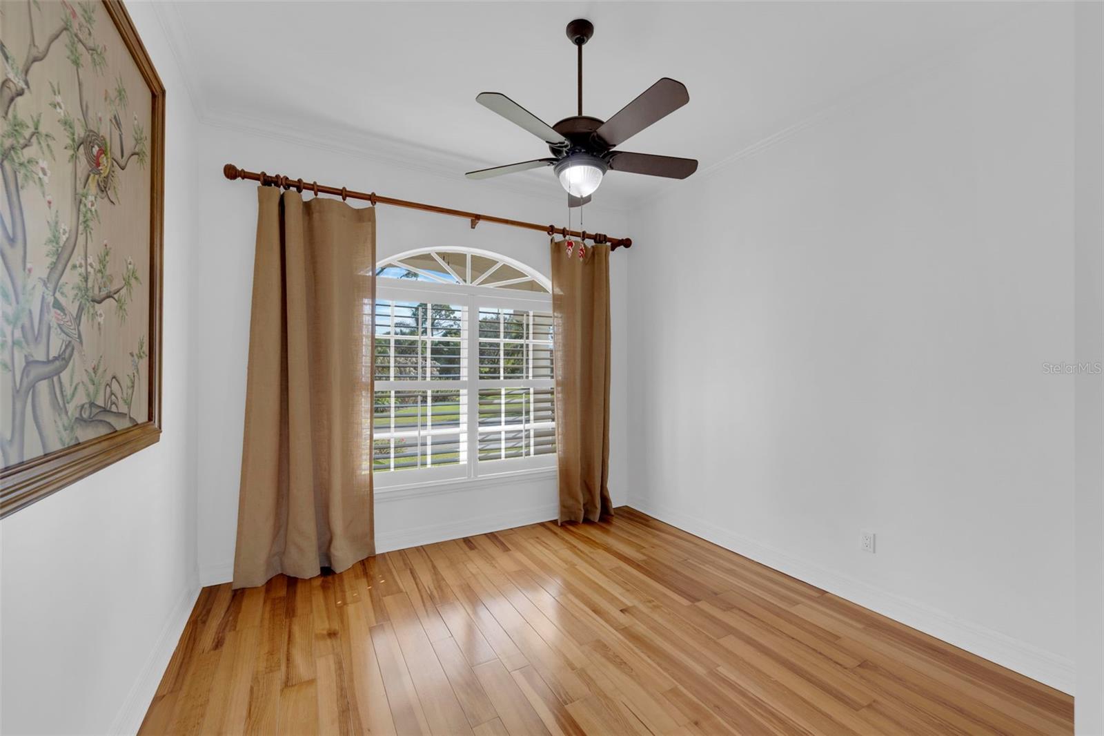 Image 17 of 41 For 8642 Lake Circle