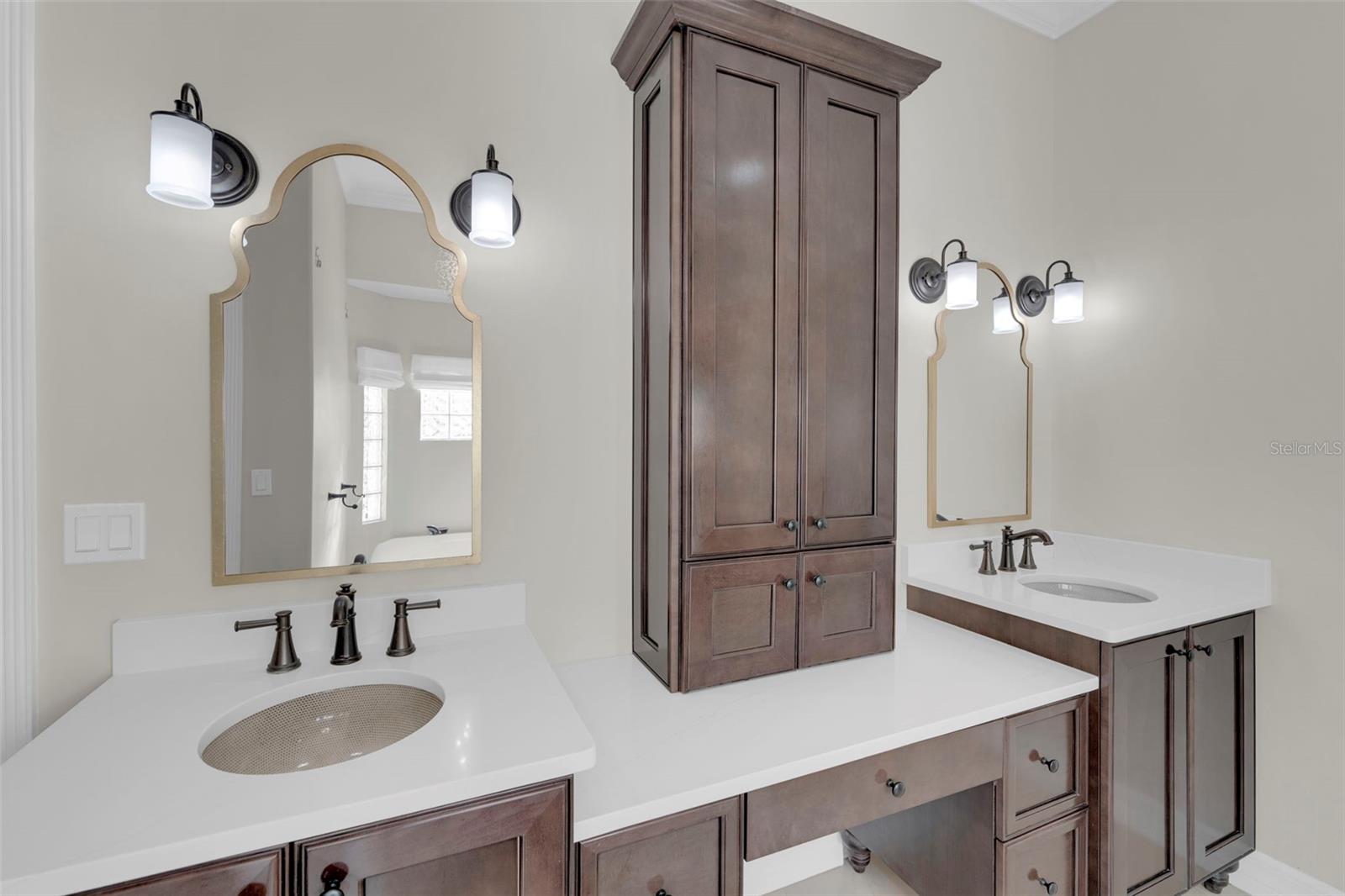 Image 22 of 41 For 8642 Lake Circle