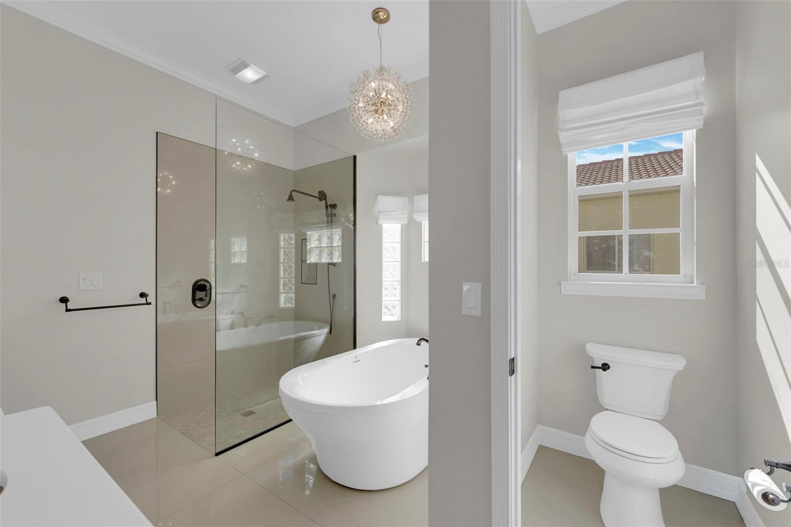 Image 24 of 41 For 8642 Lake Circle