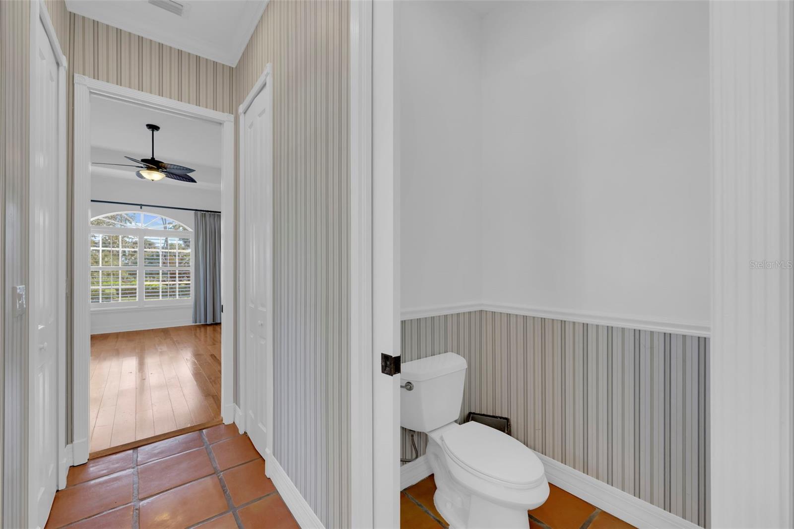 Image 32 of 41 For 8642 Lake Circle