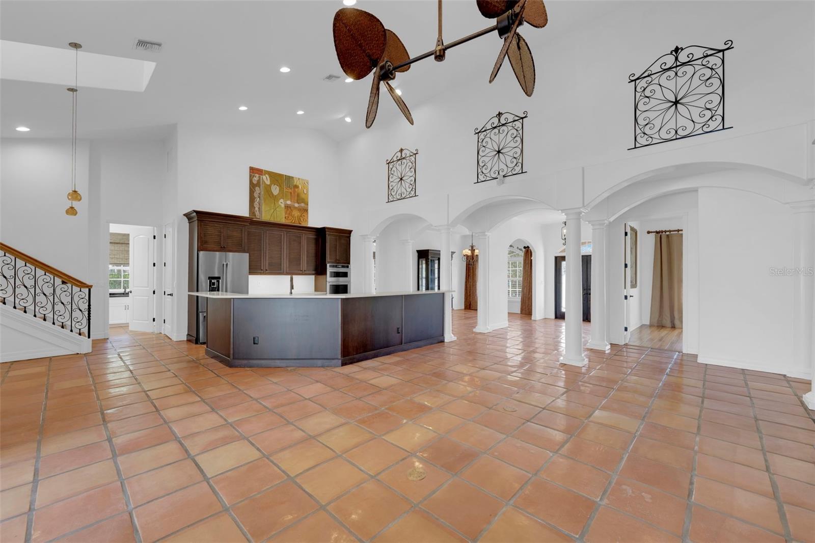 Image 6 of 41 For 8642 Lake Circle