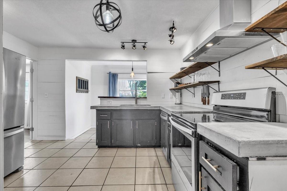 Image 11 of 35 For 26169 Madras Court