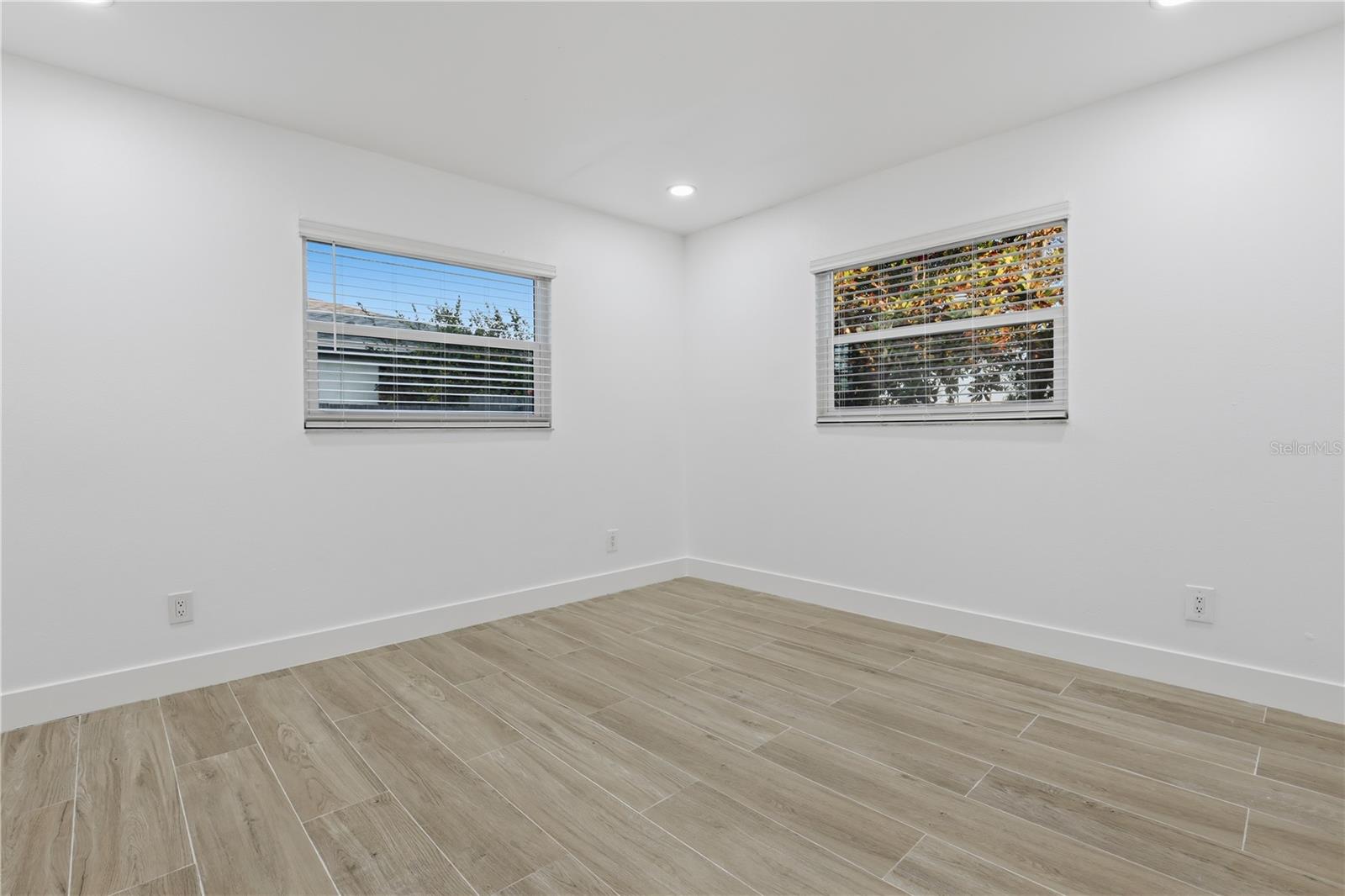 Image 10 of 32 For 7595-7599 Winged Foot Drive