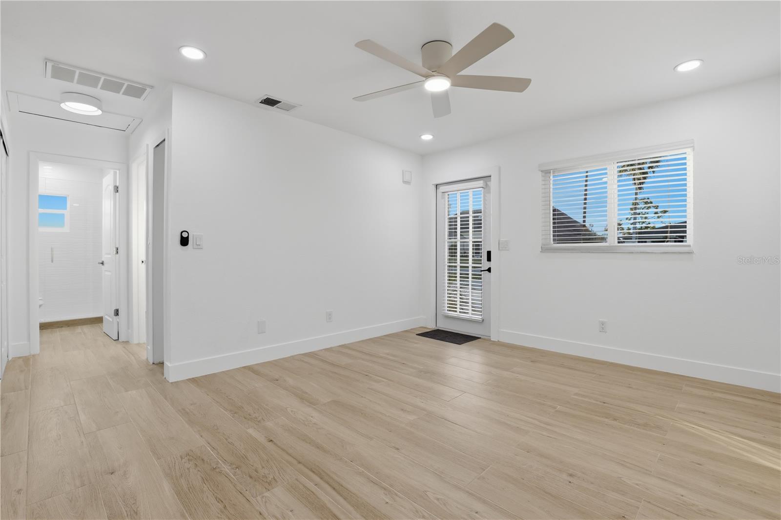 Image 18 of 32 For 7595-7599 Winged Foot Drive