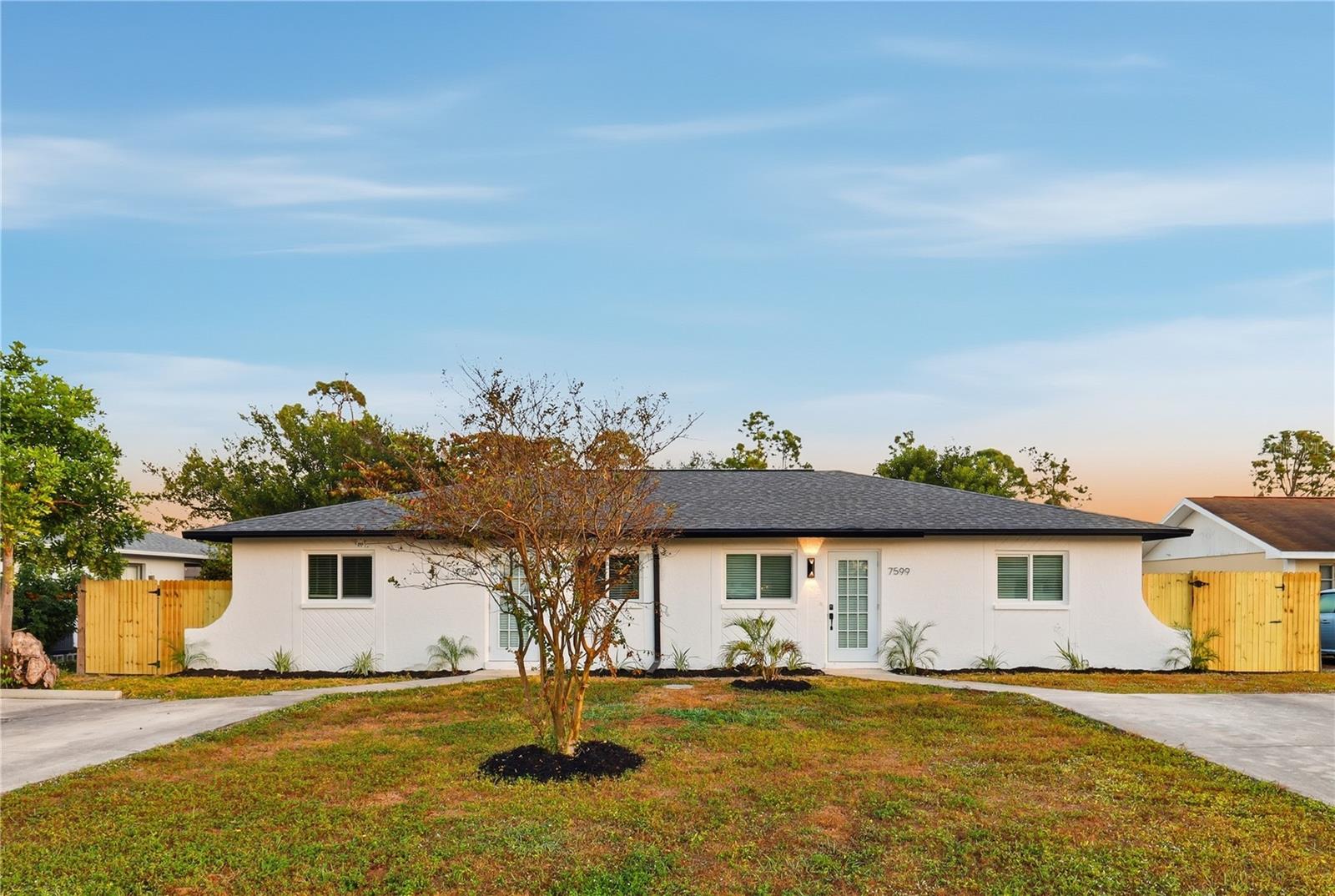 Image 2 of 32 For 7595-7599 Winged Foot Drive