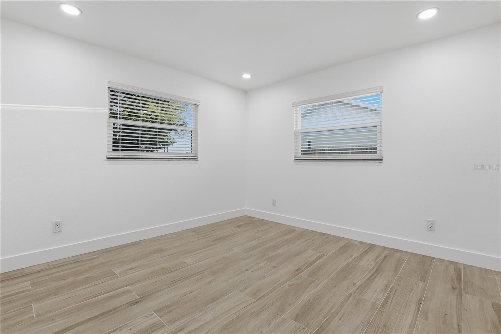 Image 24 of 32 For 7595-7599 Winged Foot Drive