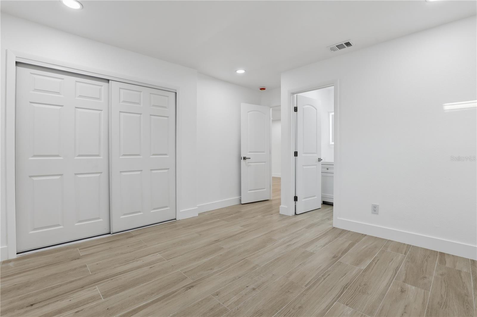 Image 25 of 32 For 7595-7599 Winged Foot Drive