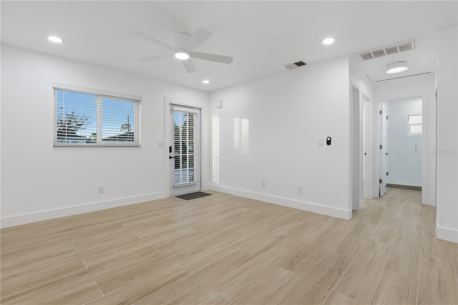 Image 4 of 32 For 7595-7599 Winged Foot Drive