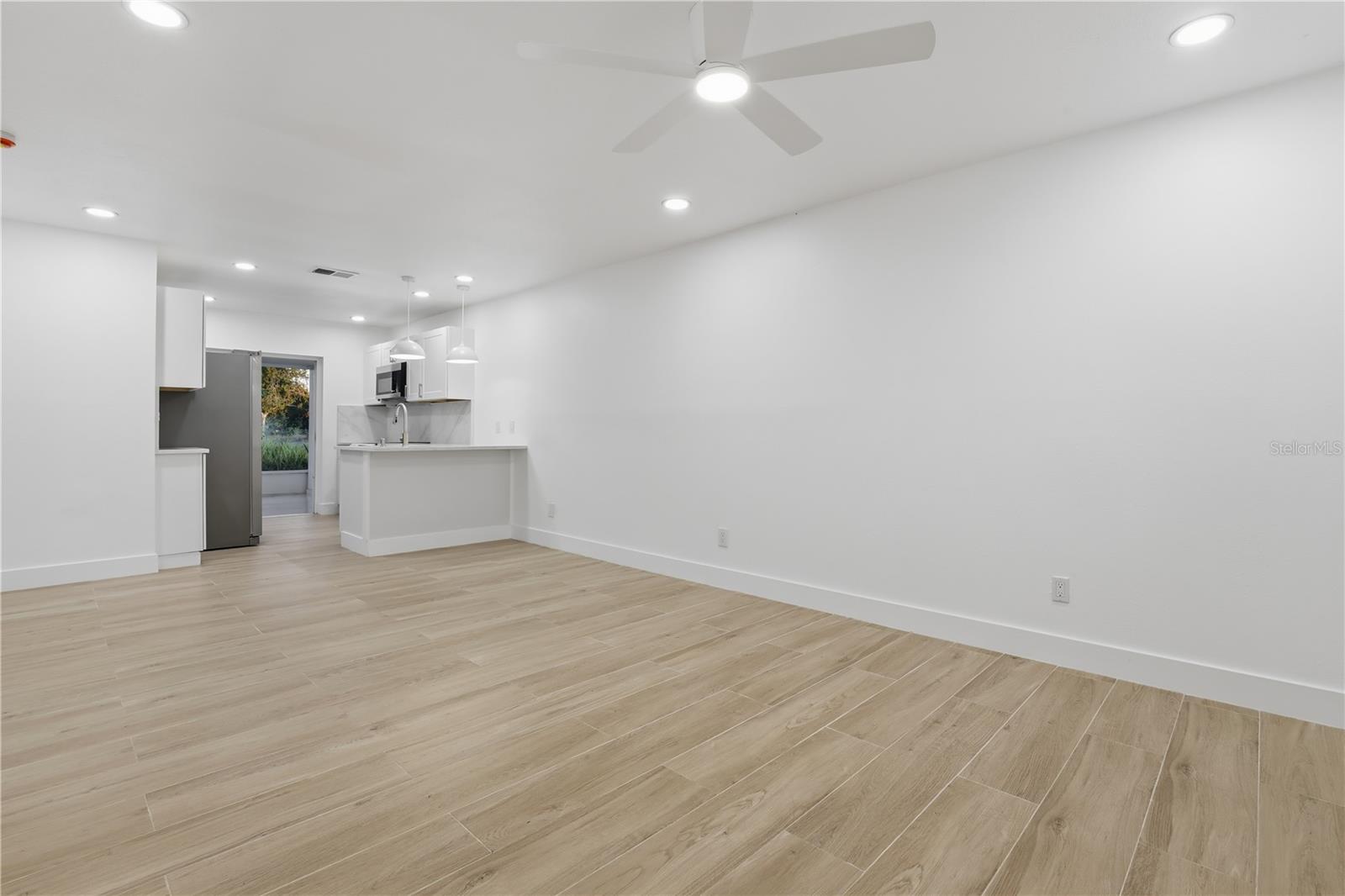 Image 5 of 32 For 7595-7599 Winged Foot Drive