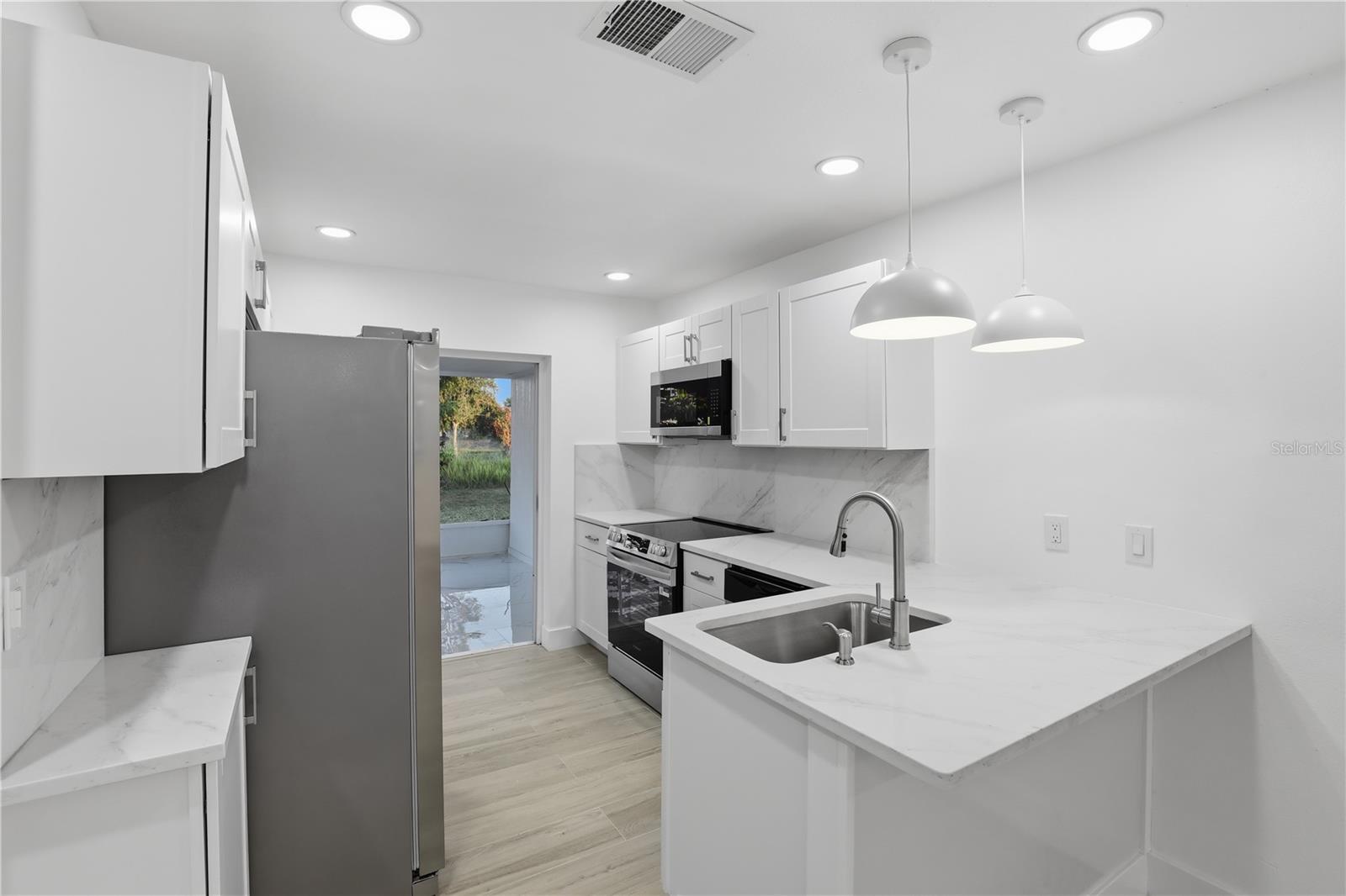 Image 7 of 32 For 7595-7599 Winged Foot Drive