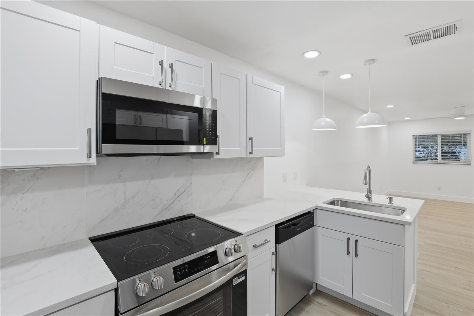 Image 8 of 32 For 7595-7599 Winged Foot Drive