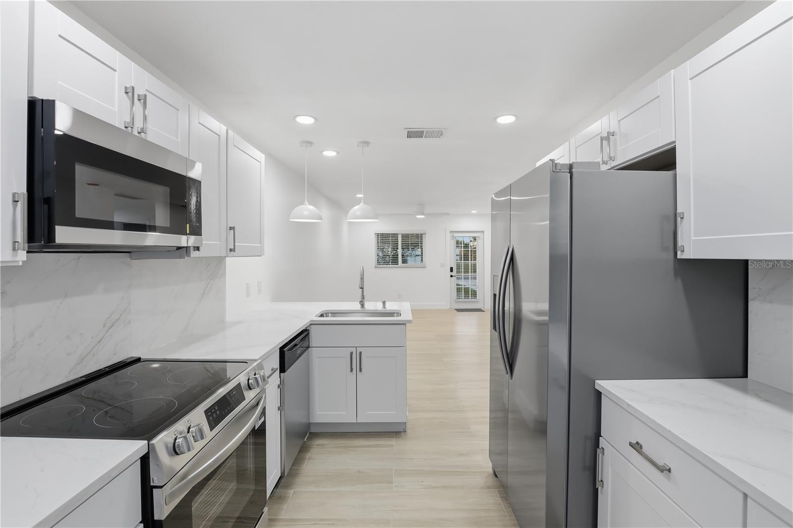 Image 9 of 32 For 7595-7599 Winged Foot Drive