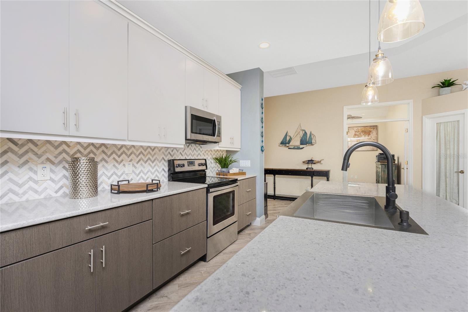 Image 16 of 59 For 17929 Courtside Landings Circle