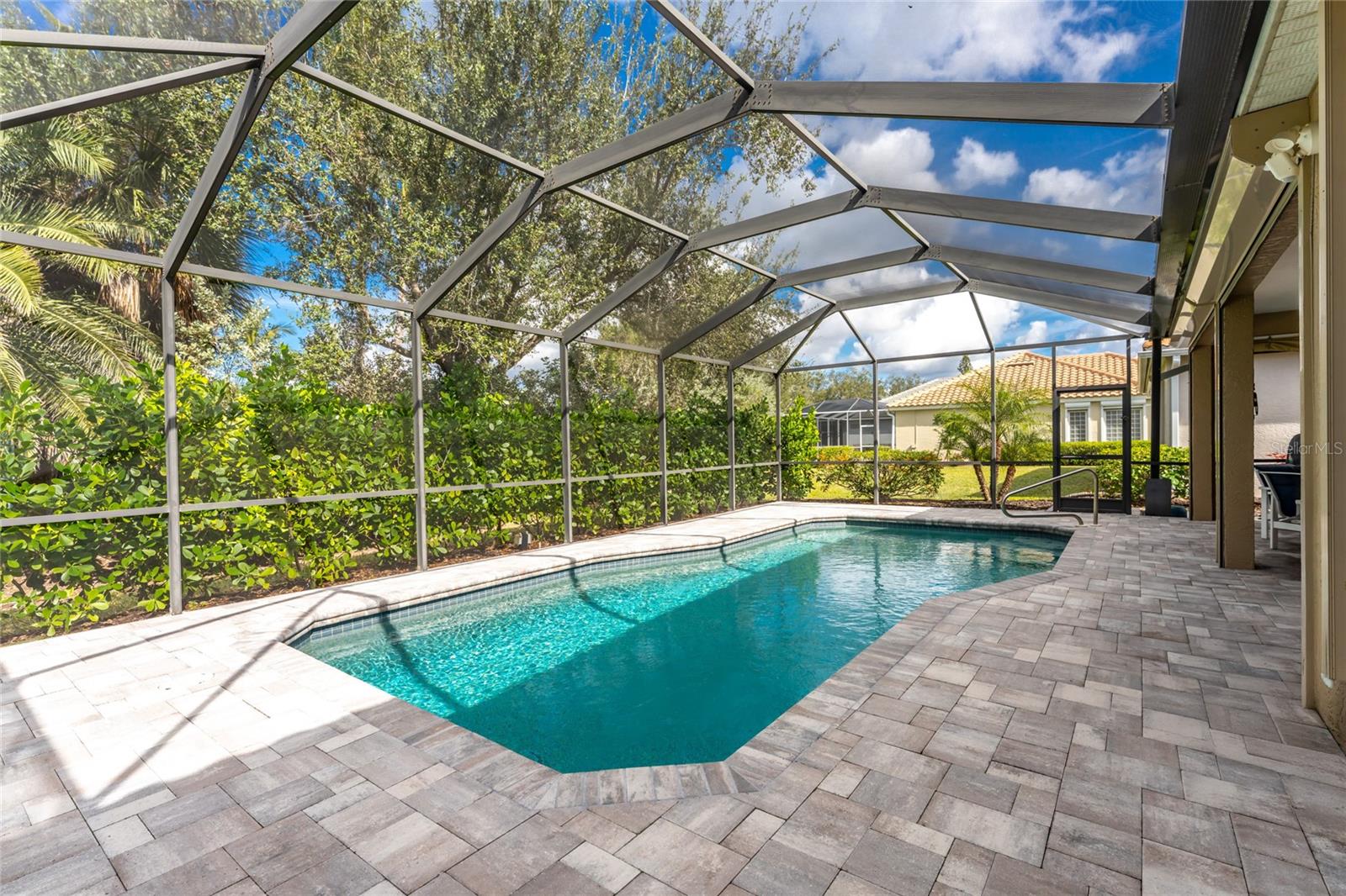 Image 37 of 59 For 17929 Courtside Landings Circle