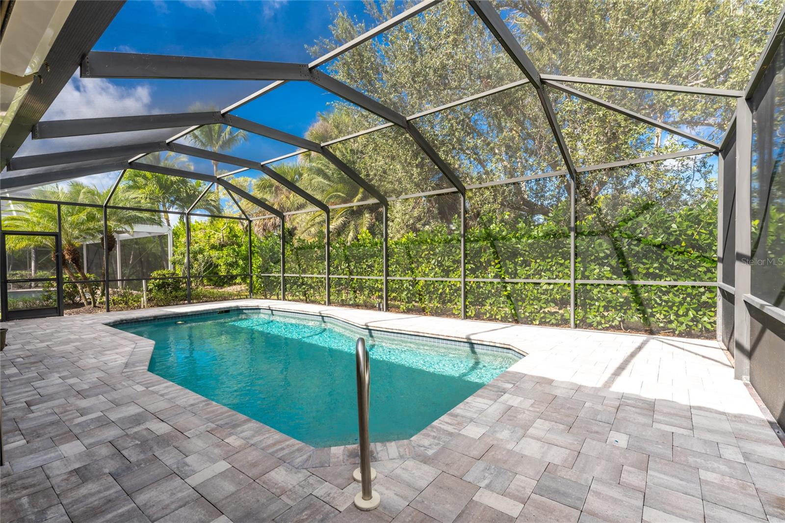 Image 38 of 59 For 17929 Courtside Landings Circle