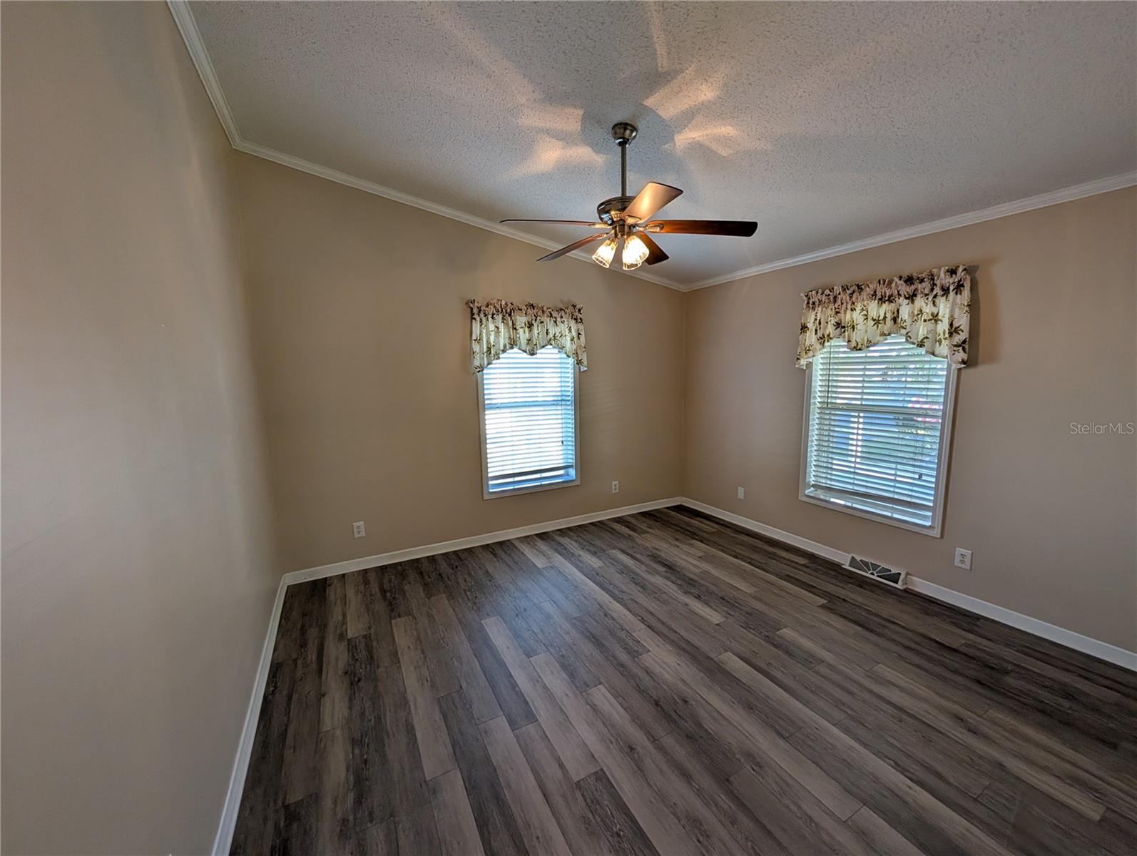 Image 12 of 78 For 4300 Riverside Drive 86