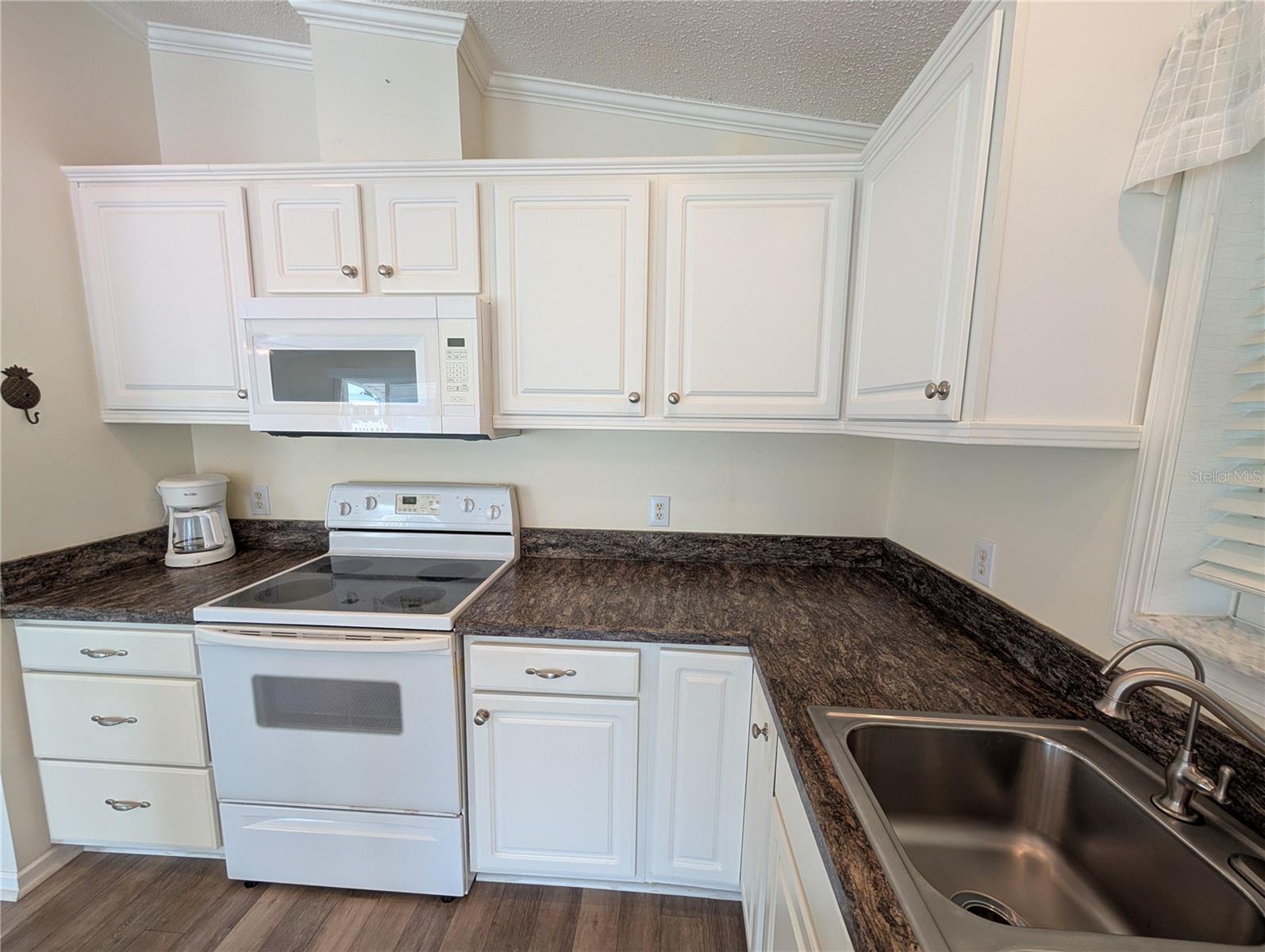 Image 14 of 78 For 4300 Riverside Drive 86