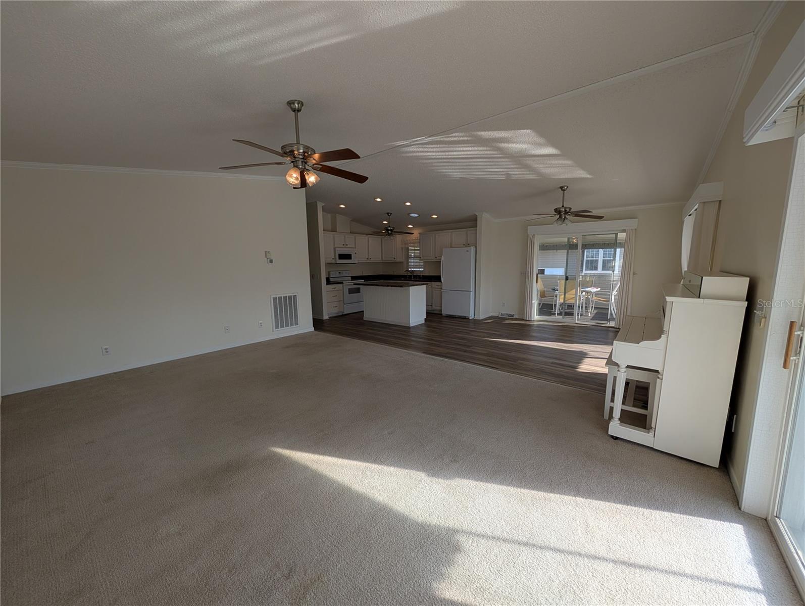 Image 16 of 78 For 4300 Riverside Drive 86