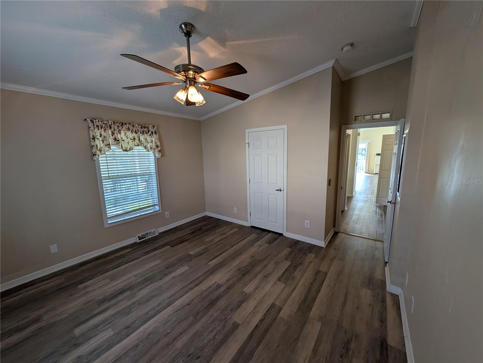 Image 24 of 78 For 4300 Riverside Drive 86