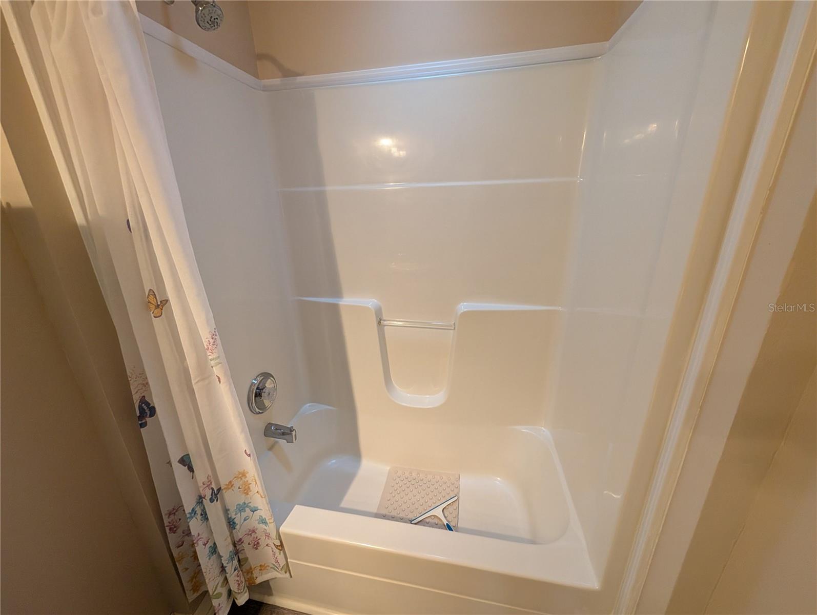 Image 25 of 78 For 4300 Riverside Drive 86