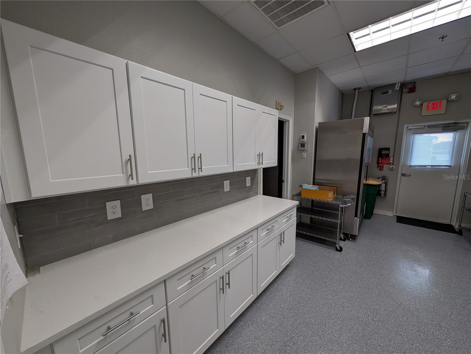 Image 54 of 78 For 4300 Riverside Drive 86