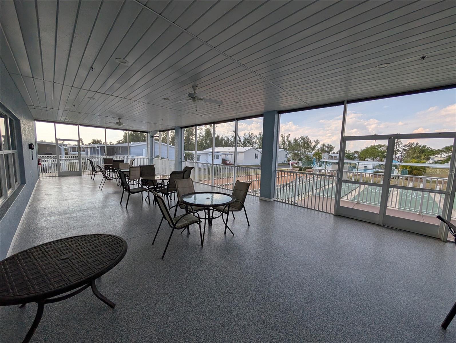 Image 61 of 78 For 4300 Riverside Drive 86