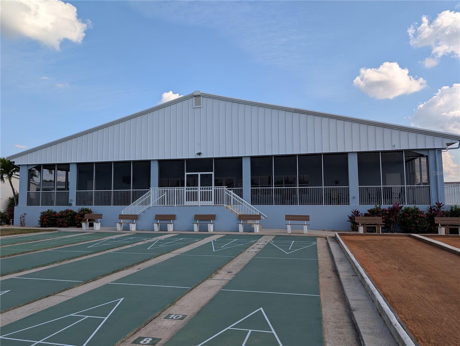 Image 65 of 78 For 4300 Riverside Drive 86