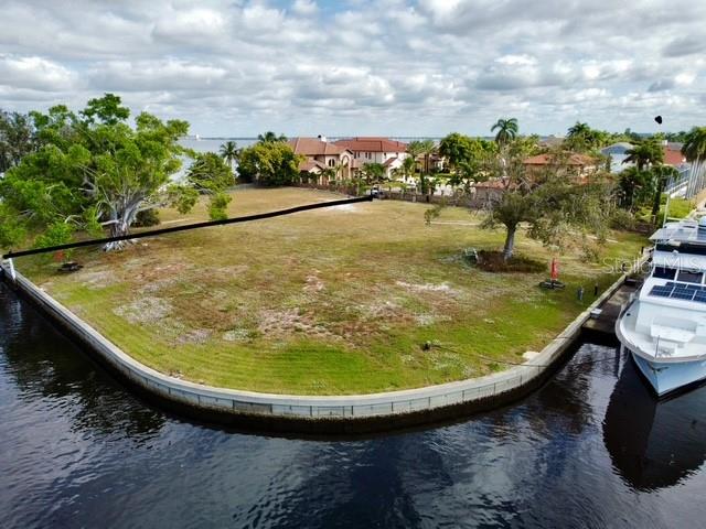 Image 3 of 9 For 2105 Jamaica Way