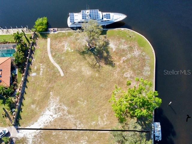 Image 5 of 9 For 2105 Jamaica Way