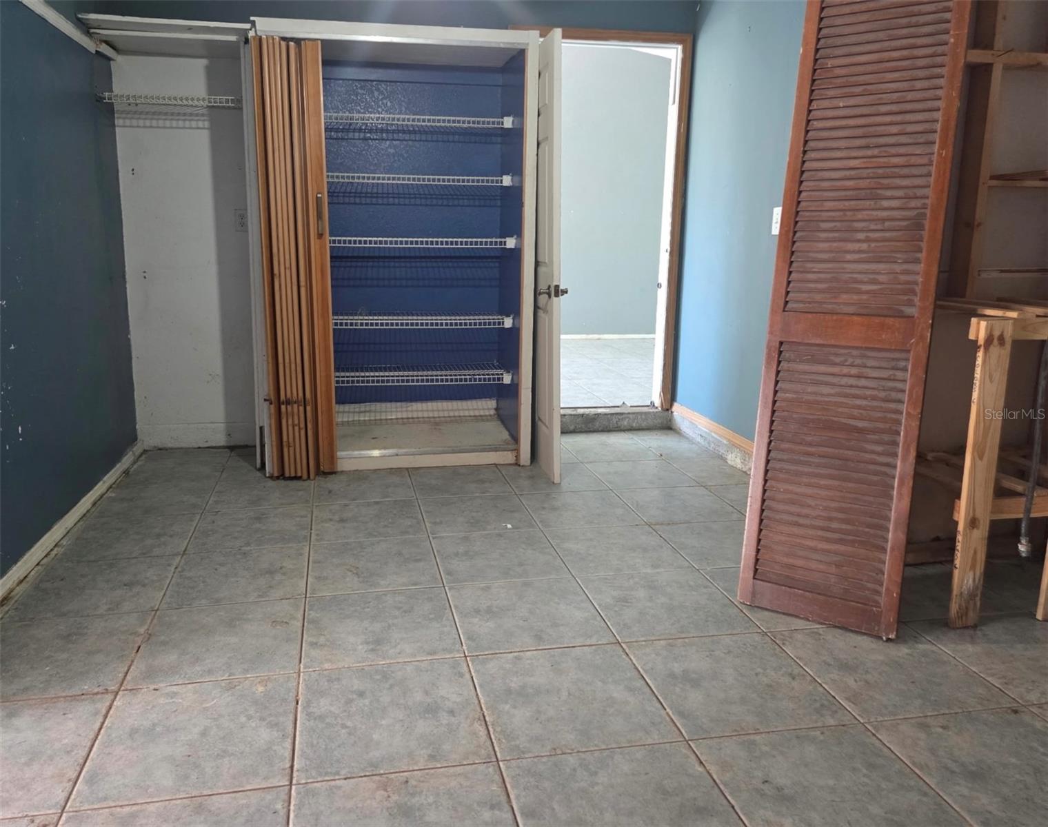 Image 15 of 19 For 11048 Vanessa Avenue