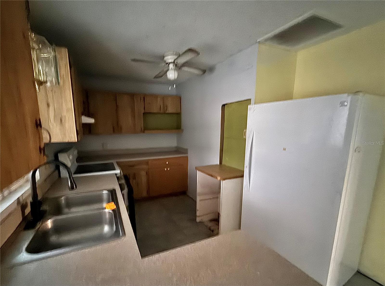 Image 4 of 19 For 11048 Vanessa Avenue