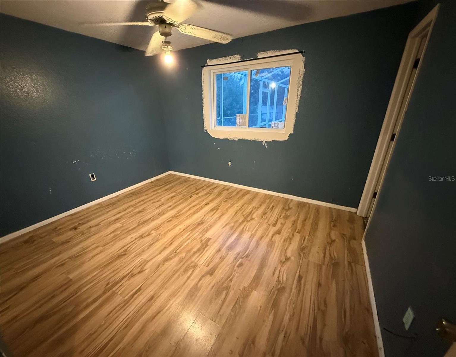 Image 6 of 19 For 11048 Vanessa Avenue