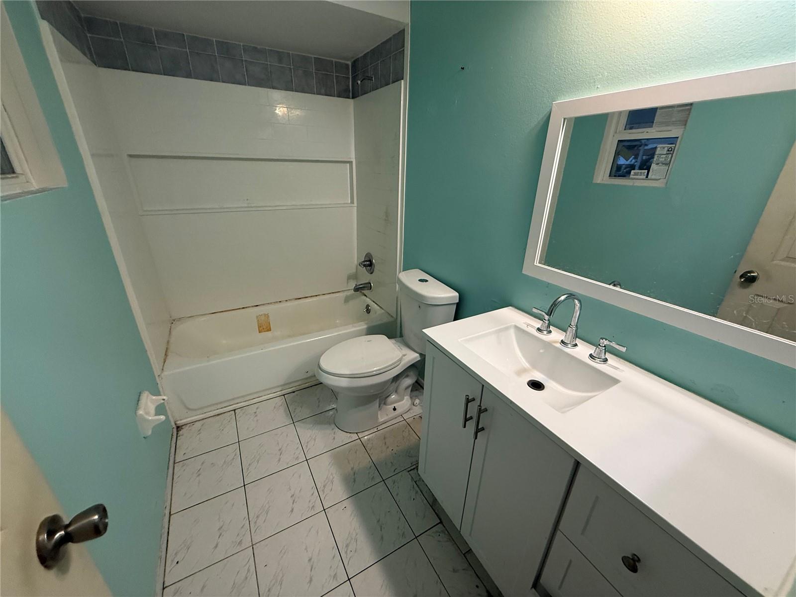 Image 7 of 19 For 11048 Vanessa Avenue