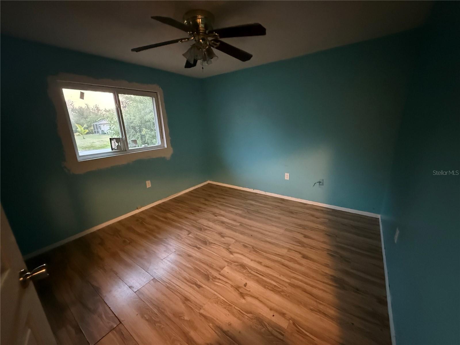 Image 9 of 19 For 11048 Vanessa Avenue