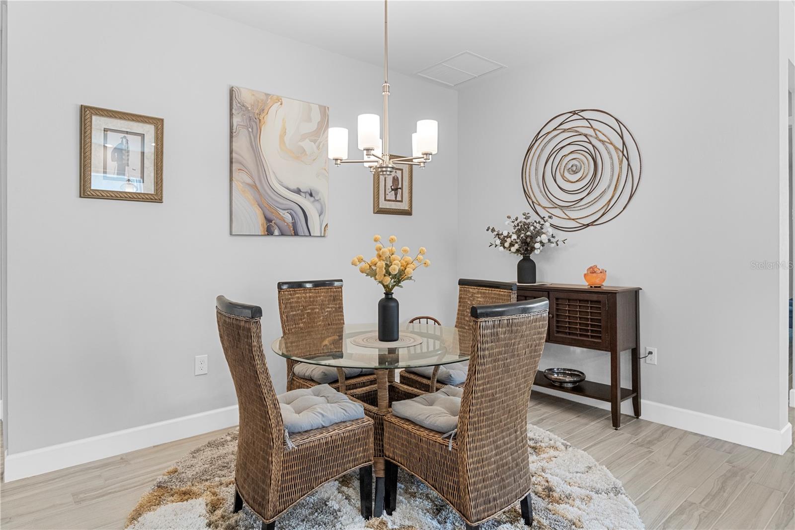 Image 10 of 78 For 42997 Canon Court