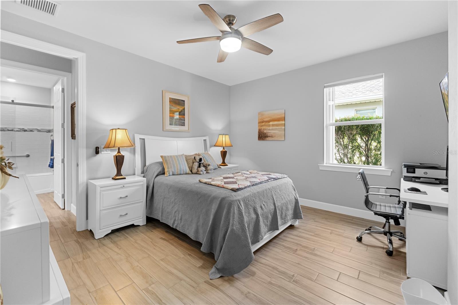 Image 19 of 78 For 42997 Canon Court